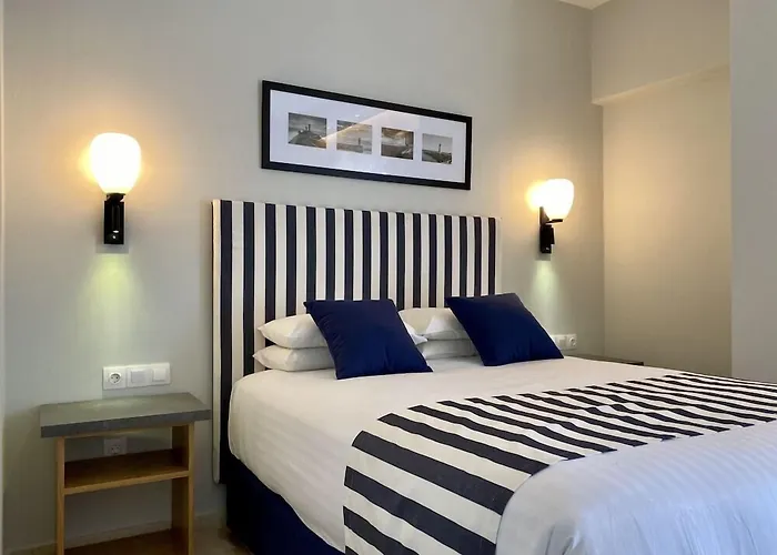 Bruskos & 3* Agios Georgios (Corfu)