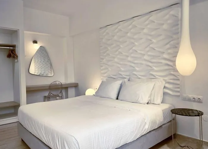 Bruskos & Hotel Agios Georgios (Corfu)