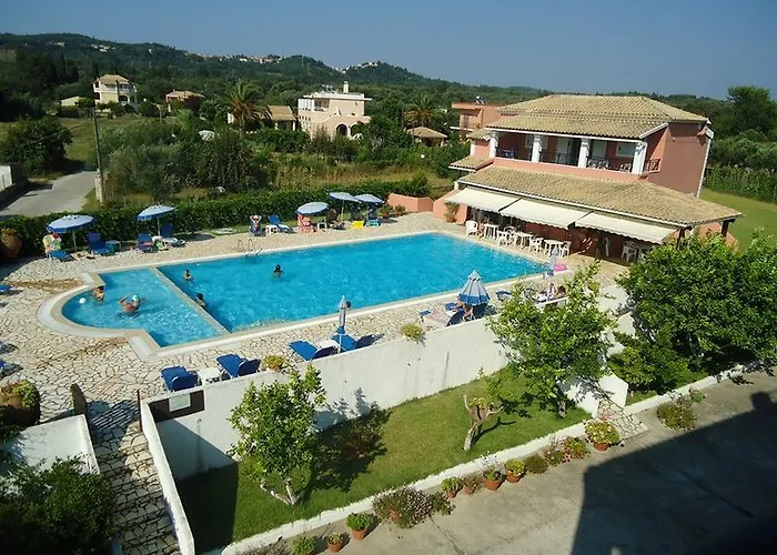 Hotel Bruskos &