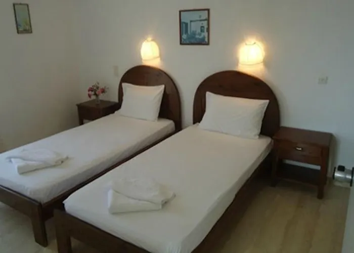 Bruskos & Hotel 3*
