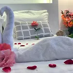 Bruskos & Hotel 3*