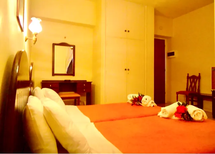 Otel Bruskos & 3*