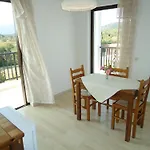 Hotel Bruskos & 3*
