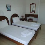 Bruskos & Hotel 3*