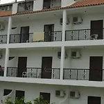 Hotel Bruskos &