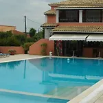 Hotel Bruskos &