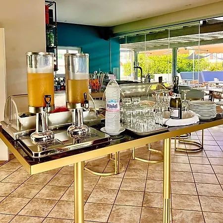 Hotel Bruskos & Agios Georgios (Corfu)