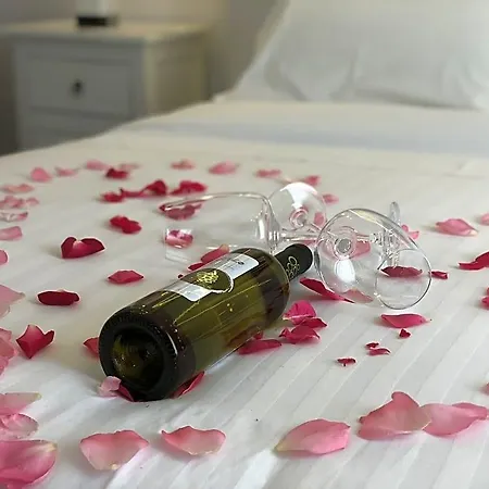 Hotel Bruskos &