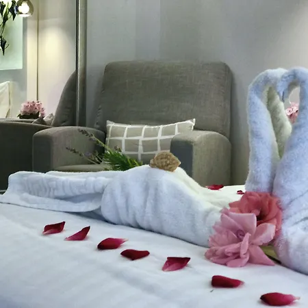 Bruskos & Hotel 3*
