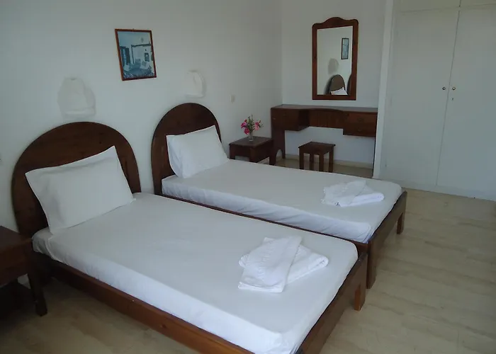 Bruskos & Hotell 3*
