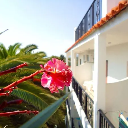 Hotel Bruskos &