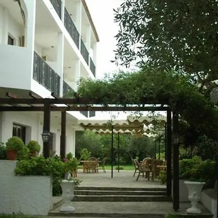 Hotel Bruskos &