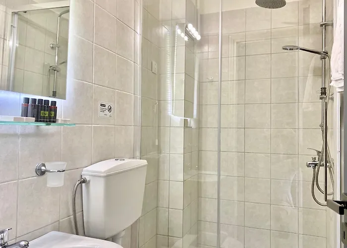 Bruskos & Hotel Agios Georgios (Corfu)
